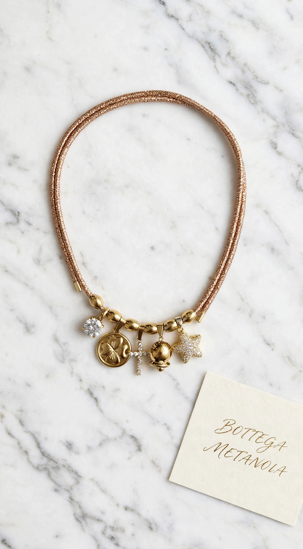 Collana magnetica porta fortuna oro rosa