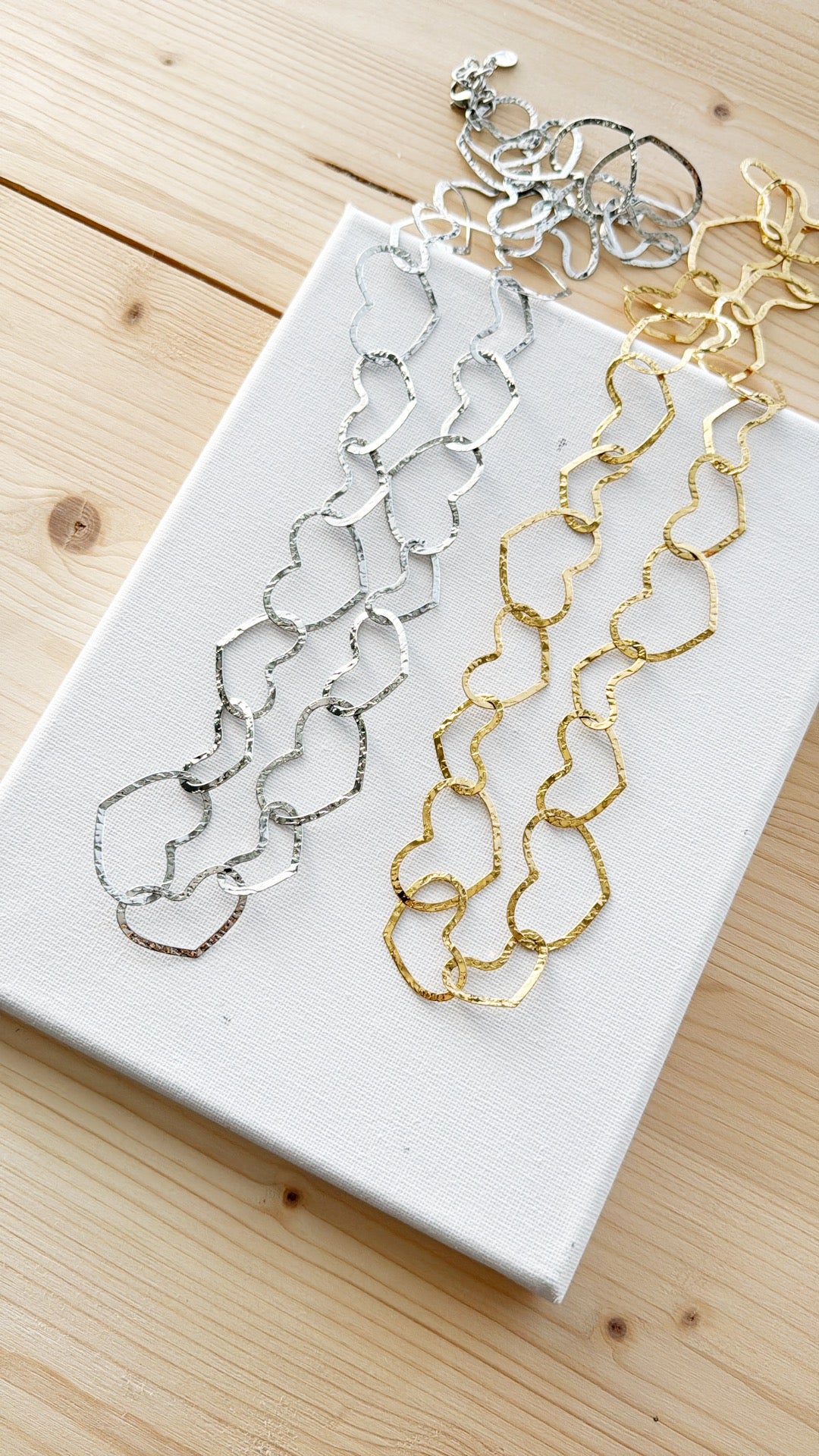 Collana lunga mille cuori matti