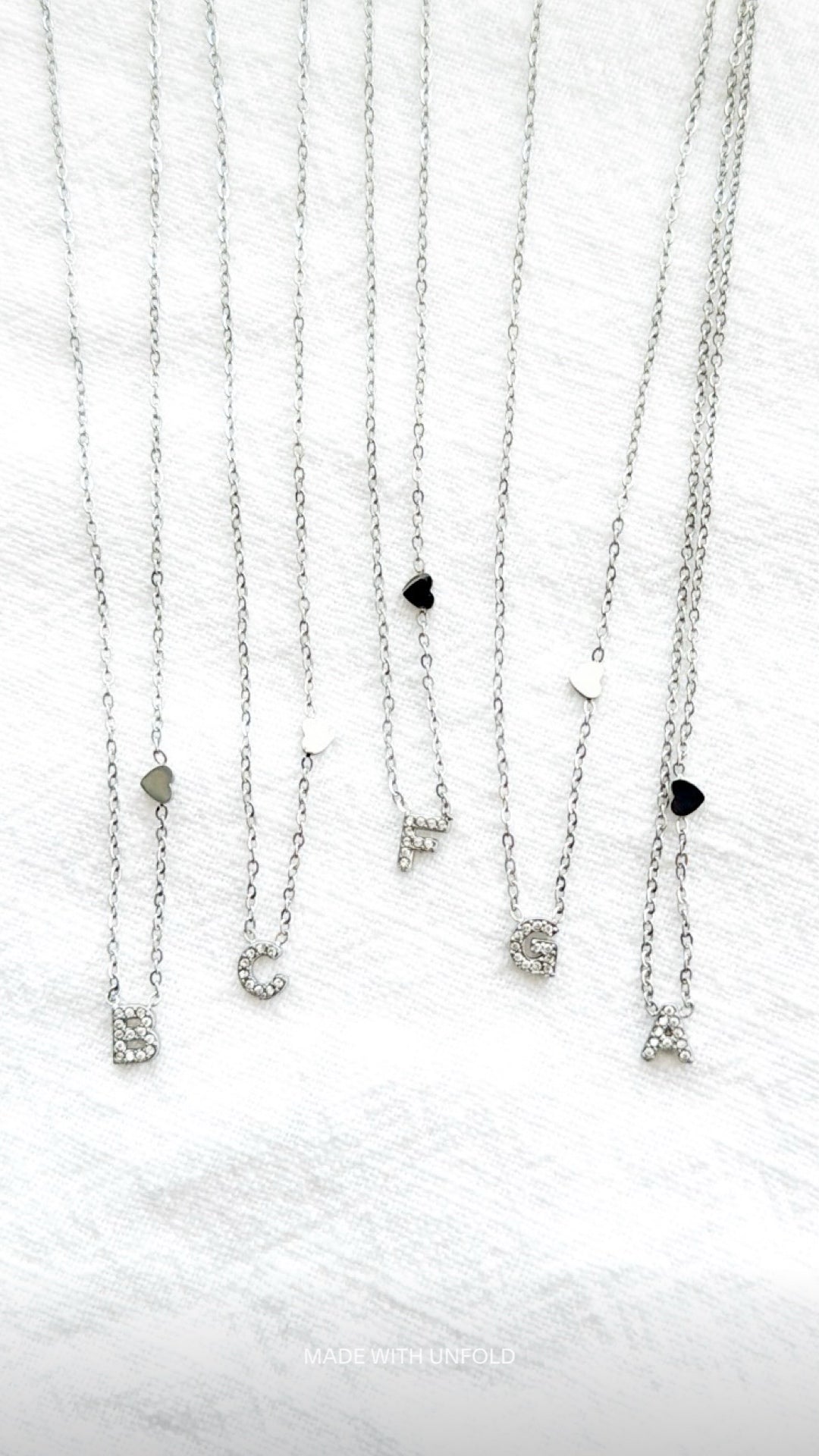 Collana piccola lettera argento