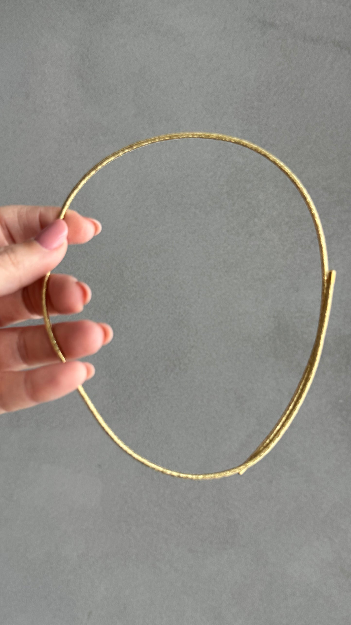 Base collana  semirigida chiusura magnetica